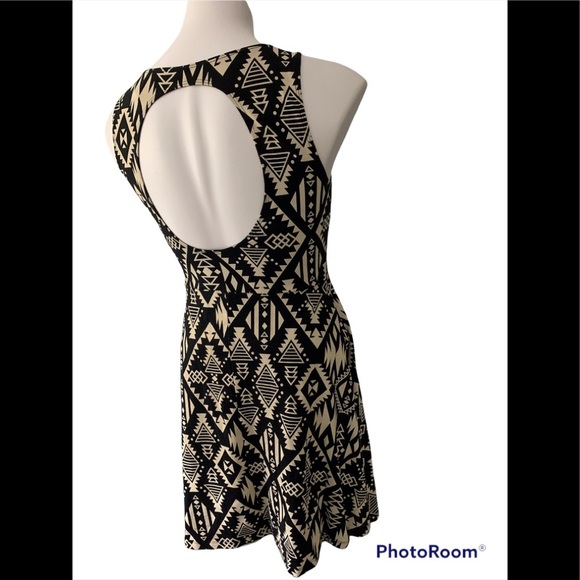 Pink by Victoria’s Secret Aztec Print Dress, Sz S - Picture 4 of 7